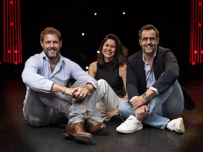 De izquierda a derecha, Rafael González, María González y Manuel González, en la pista de 'Rock Circus', en IFEMA, el pasado 13 de noviembre.