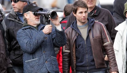 Steven Spielberg y Tom Cruise, en un set de rodaje.