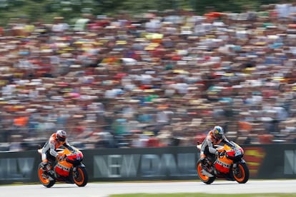 Stoner y Pedrosa rodando en Assen