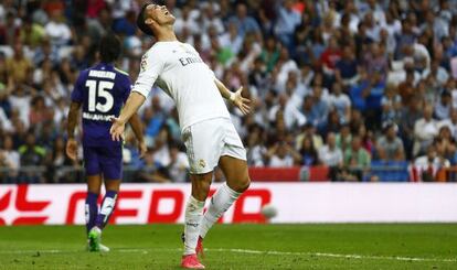 Cristiano lamenta una ocasión fallada, en el Bernabéu.