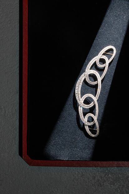 Tiara de platino y diamantes con engaste millegrain. Se la vendieron a Edward Townsend Stotesbury, un prominente banquero americano, en 1908.