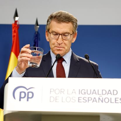 El presidente del PP, Alberto Núñez Feijóo, durante la comparecencia de este jueves.