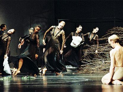 Una imagen de la coreografía de Pina Bausch para 'Orfeo y Eurídice'.