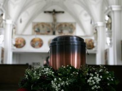 Urna con cenizas en una iglesia de Bernried (Alemania)
 Johannes Simon/Getty Images
 