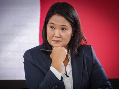 Keiko Fujimori durante una conferencia en Perú.