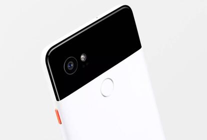 Google Pixel 2 de color blanco