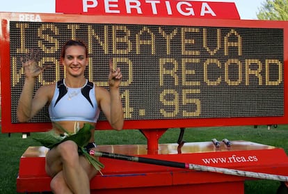Isinbayeva, con el récord del mundo en salto con pértiga que logró en Vallehermoso.