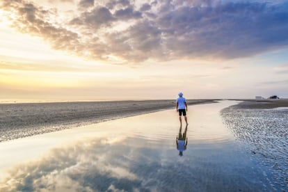 Atardecer en el mar de Wadden, en la costa norte de Alemania.