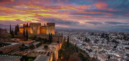 El Albaic&iacute;n, visto desde la Alhambra.