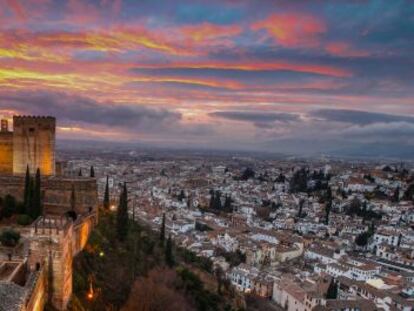 El Albaic&iacute;n, visto desde la Alhambra.