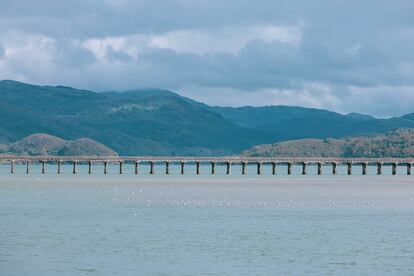 El puente ferroviario que cruza el estuario de Mawddach.