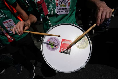 Los convocantes son los sindicatos de la mesa sectorial –CC OO, UGT, CSIF y ANPE– y la Asamblea Menos Lectivas, junto con los sindicatos CNT, CGT y STEM. 