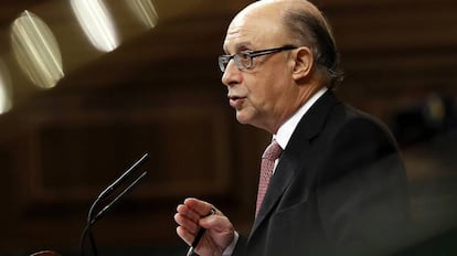 El ministro de Hacienda, Cristóbal Montoro, en el Congreso.