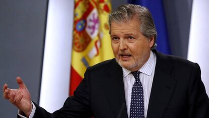 El portavoz del Gobierno, Íñigo Méndez de Vigo, durante la rueda de prensa que ha ofrecido este viernes tras la reunión del Consejo de Ministros.