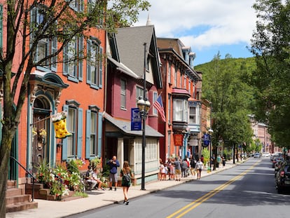 Una de las calles del pueblo Jim Thorpe, anteriormente llamado Mauch Chunk, en Pensilvania (EE UU).