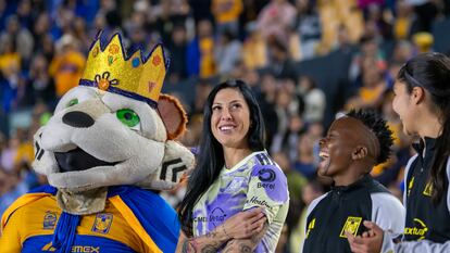 La futbolista Jennifer Hermoso durante su presentación con Tigres, en la Liga MX femenil, en Monterrey.