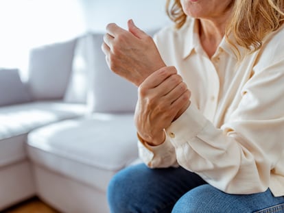 In osteoarthritis, the cartilage of the affected joint breaks down and causes pain, stiffness and swelling.