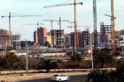 Construcciones en Guardamar (Alicante) que los socialistas paralizaron al llegar al Ayuntamiento.