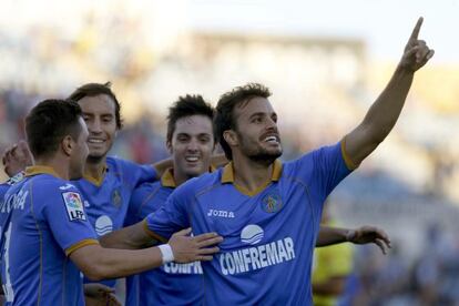 Pedro León celebra su segundo gol ante el Betis