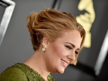 Adele, en los premios Grammy celebrados en febrero de 2017 en Los Ángeles, California.