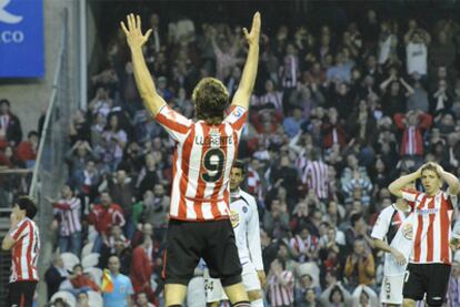 LLorente se lamenta tras una acción del Athletic ante el Getafe.