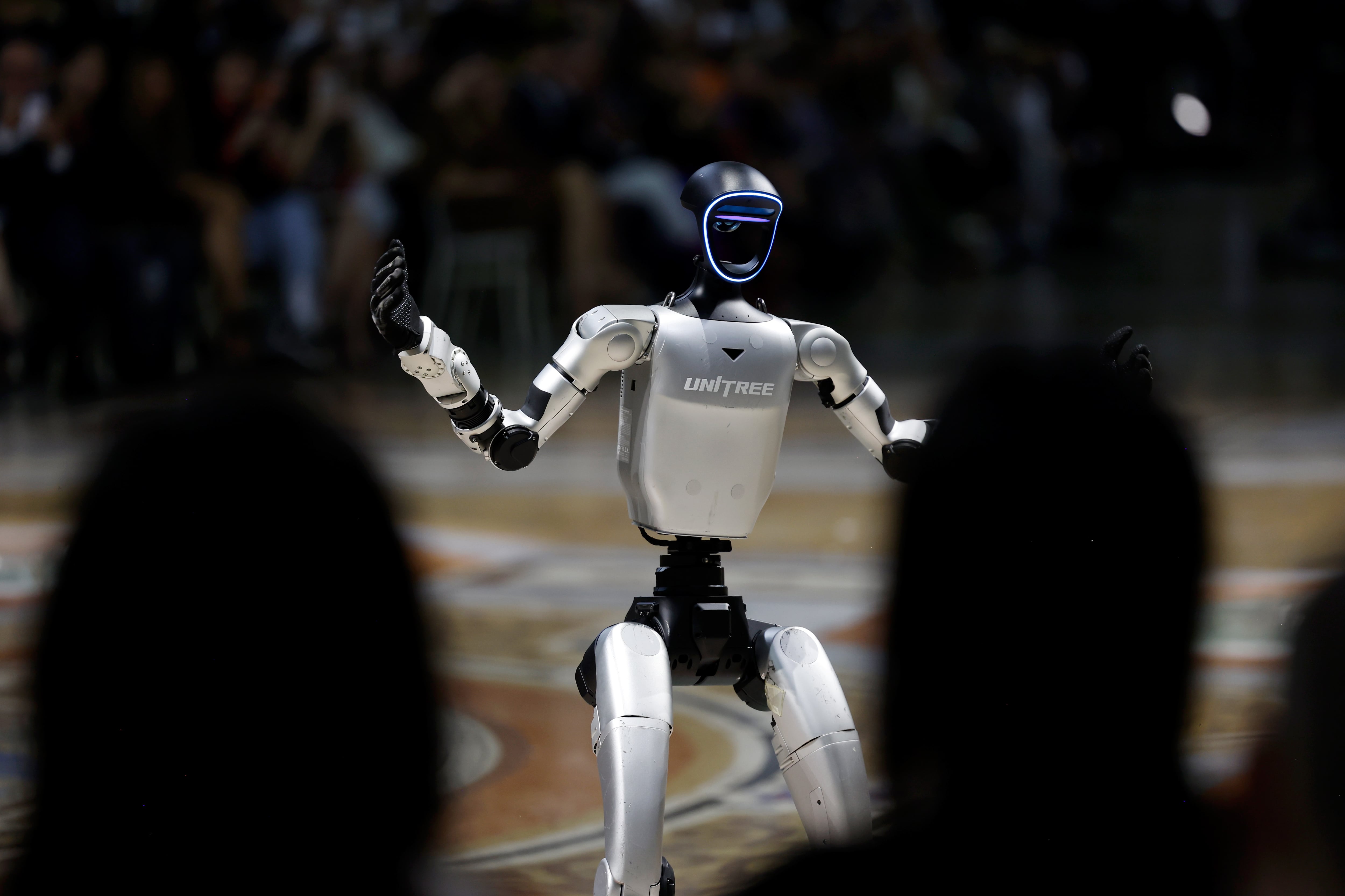 De simpáticos juguetes a inquietantes criaturas en una pasarela: ¿cuándo empezaron a asustarnos los robots?