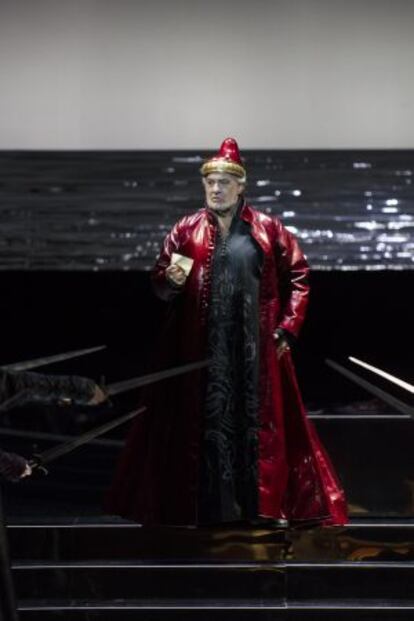Plácido Domingo, caracterizado como Simon Boccanegra.