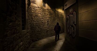 Una calle de Barcelona por la noche.