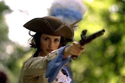 Penélope Cruz, en una secuencia de la película <i>Fanfan la tulipe,</i> de Gérard Krawczyk.