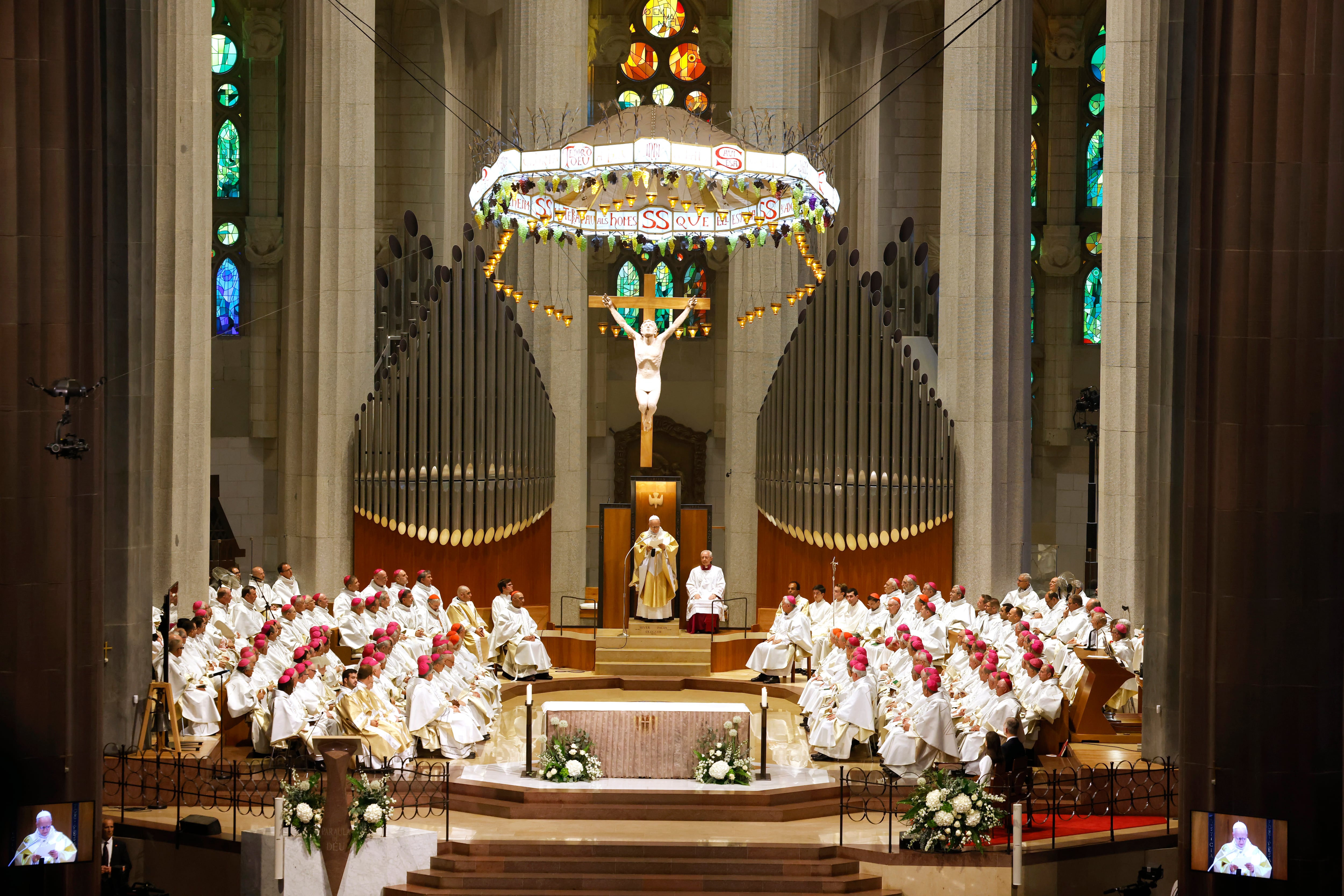 El papa León XIV oficia la misa en la Sagrada Família este miércoles.