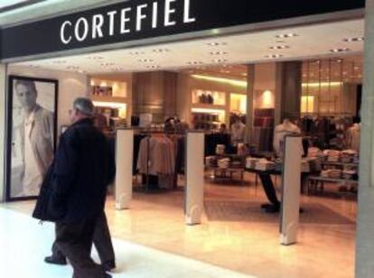 La primera tienda en EE.UU. de la marca Cortefiel abrió el pasado 31 de agosto en un centro comercial de Albany (la capital del estado de Nueva York), la segunda lo hará el próximo jueves en Palisades (en las afueras de la Gran Manzana) y el proceso continuará progresivamente por la región del noreste de EE.UU. EFE/Archivo