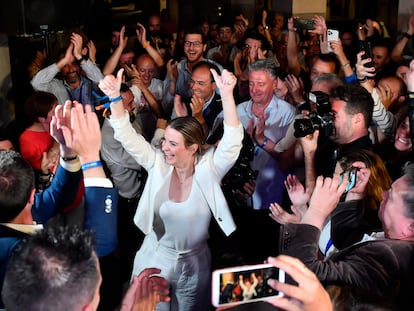 La candidata del PP al Govern balear, Marga Prohens, celebra la victoria en Palma.