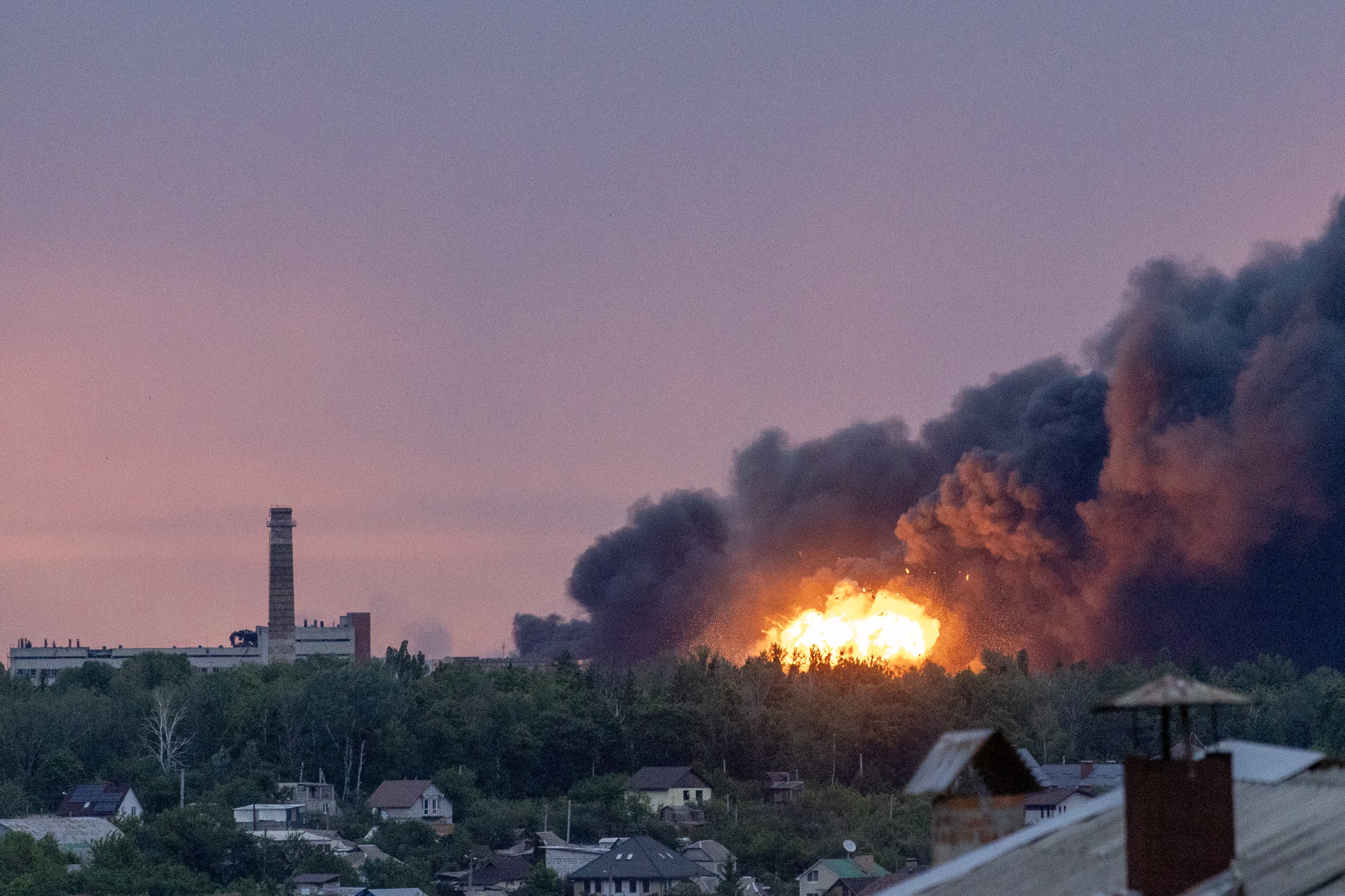 La segunda ciudad de Ucrania sufre el mayor ataque ruso en más de tres años de guerra