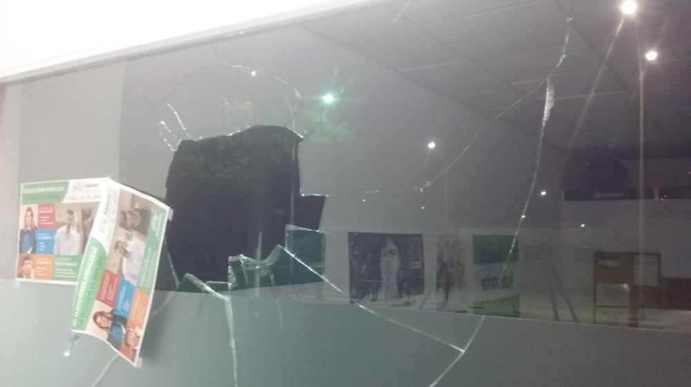 Heridas dos militantes de Podemos en un ataque con una piedra en su ...