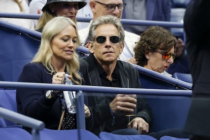 Los actores Christine Taylor y Ben Stiller durante la final del US Open.
