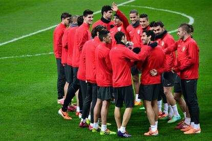 Los jugadores del Atletico Madrid durante el entrenamiento previo al partido de Champions de este martes.