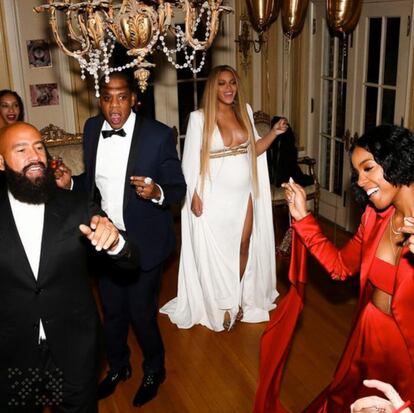 Beyoncé Knowles, su marido, el cantante Jay-Z y, a la derecha, la cantante y excompañera de Destiny's Child, Kelly Rowland, en una fiesta el pasado febrero.