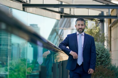Román González, co-gestor del fondo Criptomonedas FIL de A&G Global Investors, en las oficinas de A&G en Madrid.