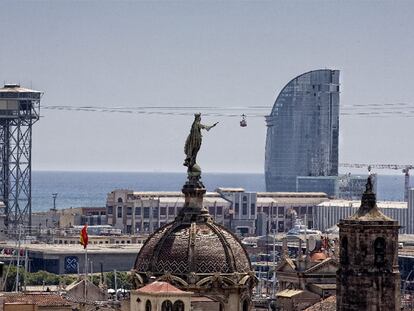 Imagen del hotel Vela de Barcelona, sobre una superficie ganada al mar.