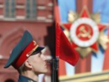 O presidente russo rende tributo aos 27 milhões de soviéticos mortos na Segunda Guerra.  Salvamos a Europa da escravidão 