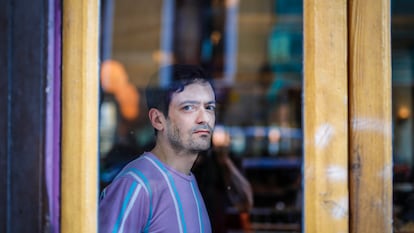 Julián Génisson, escritor y cineasta fotografiado en Madrid el 2 de junio de 2025.