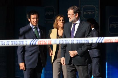 Mariano Rajoy visita la sede del PP tras el ataque.