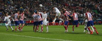 Sergio Ramos cabecea el gol del empate de la final de la Champions de 2014 en Lisboa. Se enfrentaron Atlético y Real Madrid. El conjunto blanco consiguió forzar la prórroga después de que el andaluz anotara pasado el minuto 90.