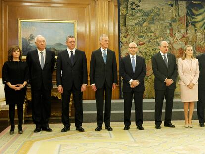 Presidente Rajoy, rodéese de más mujeres, por favor