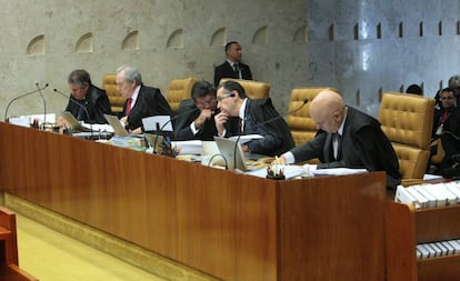 Ministros do STF durante sessão plenária desta quinta-feira.
 