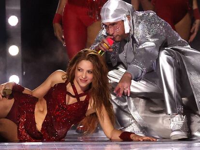Shakira y Bad Bunny en el intermedio de la última Super Bowl, en Miami, en febrero de 2020.