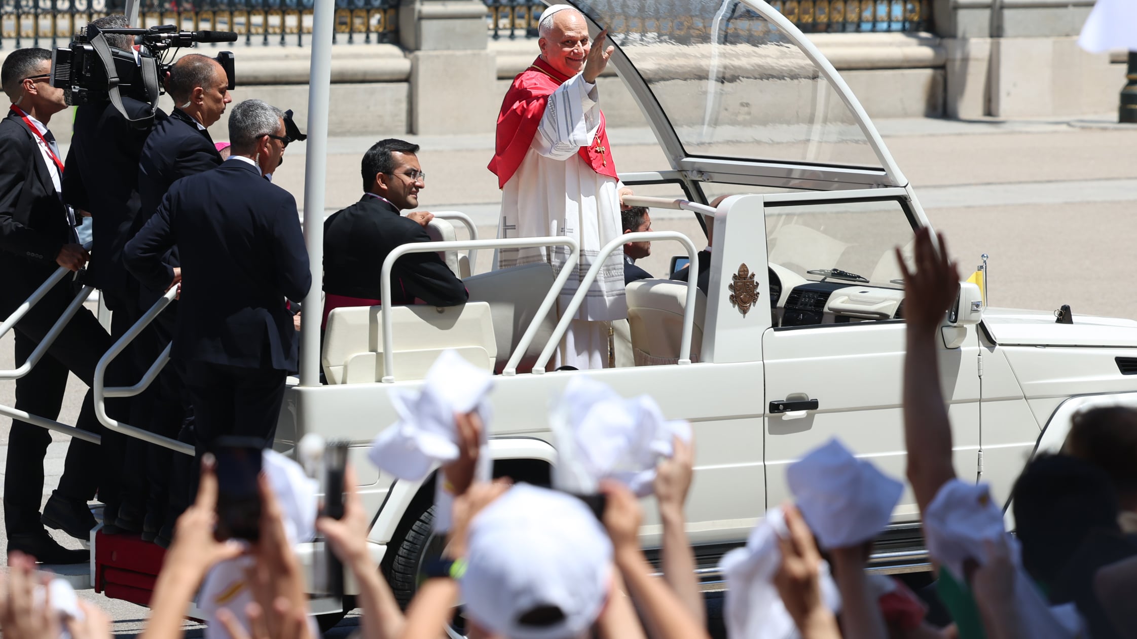 La visita del papa León XIV a Madrid, en imágenes