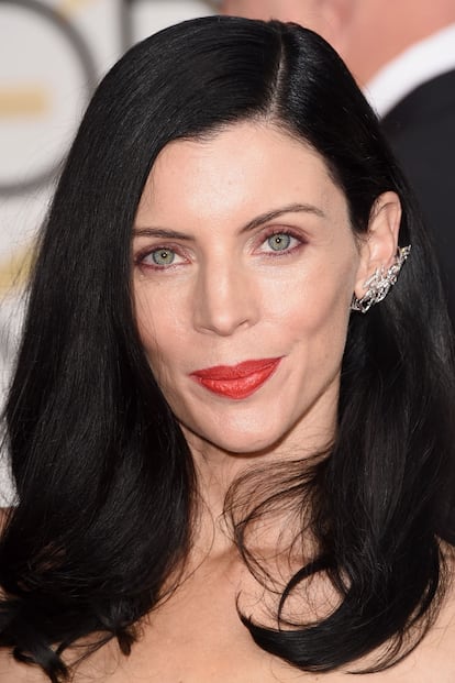 La actriz y modelo británica Liberty Ross elige una opción perfecta para no pasar desapercibida.