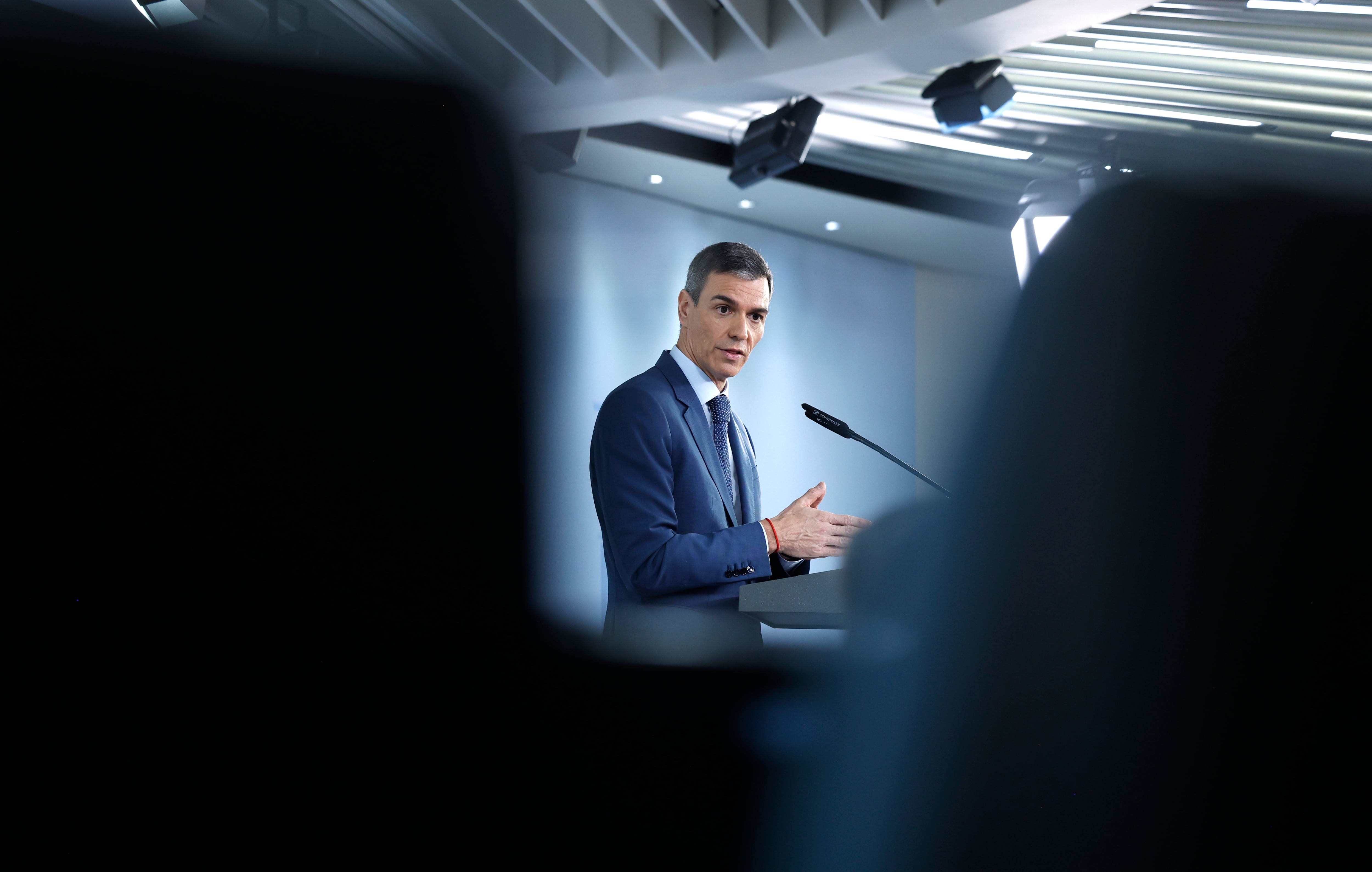 Pedro Sánchez, durante su comparecencia de este viernes tras finalizar la reunión del Consejo de Ministros extraordinario en Moncloa. 