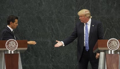 Peña Nieto y Trump, durante la visita de este a México en la campaña electoral.